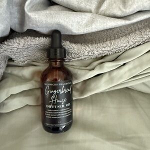 Gingerbread House Diffuser Oil - Brown